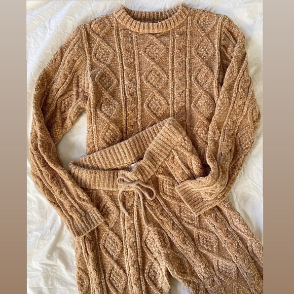 Lottie Fireside Cable Knit Sweater Set 